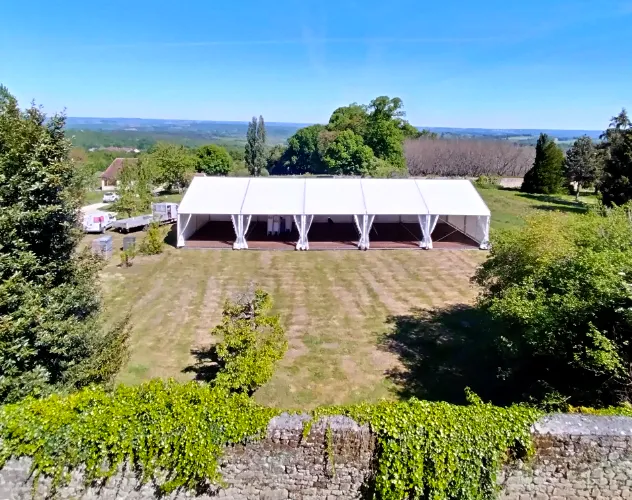 Location chapiteaux plancher tentes réceptions Dordogne Périgueux | CG-Evenements.